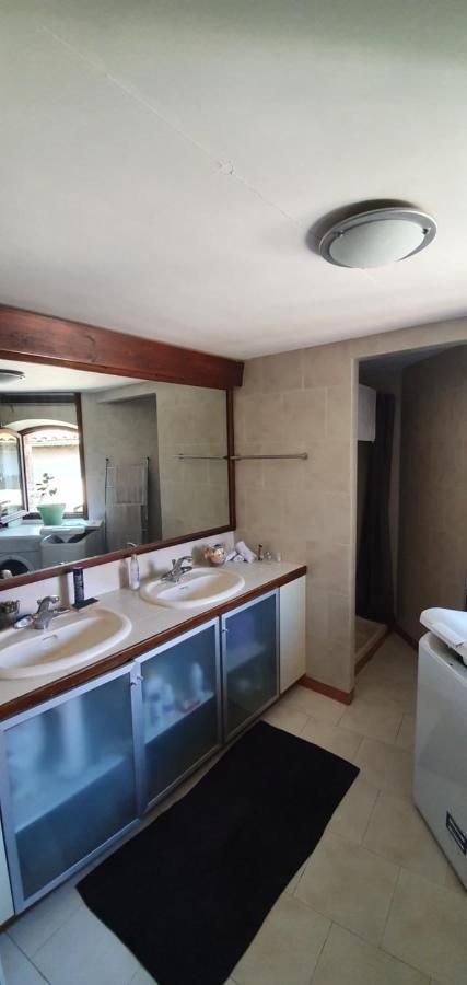 Joshroom Caux Bagian luar foto